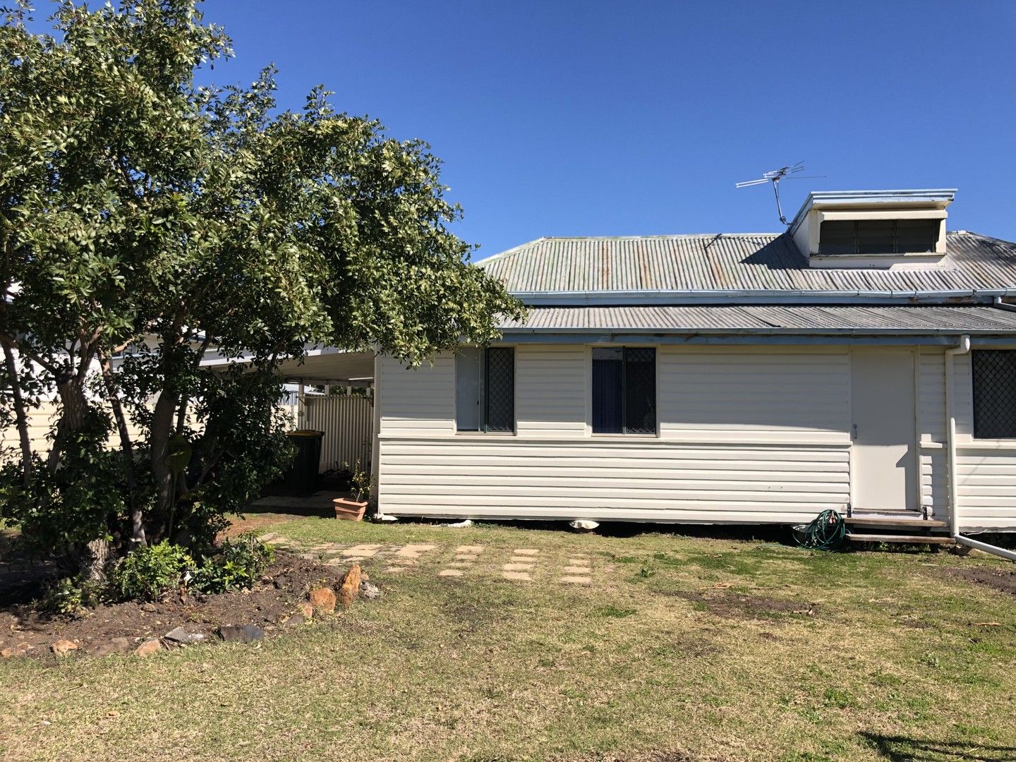 2 bedrooms Apartment / Unit / Flat in ALFRED STREET DALBY QLD, 4405