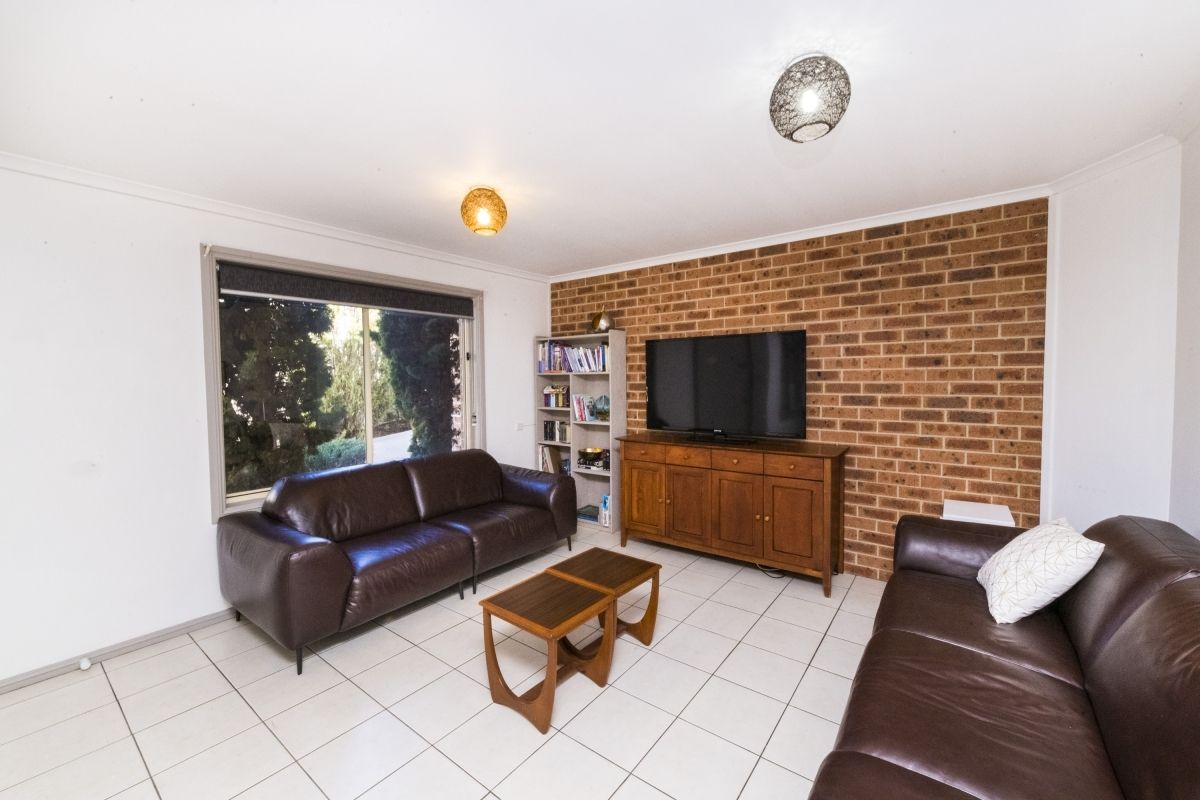 2/24 Binaburra Place, Queanbeyan NSW 2620, Image 1