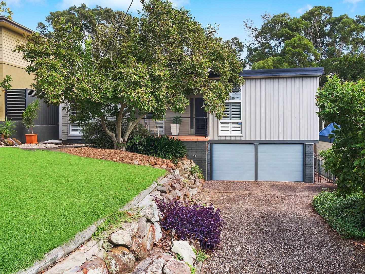 64 Rembrandt Drive, Merewether Heights Property History & Address