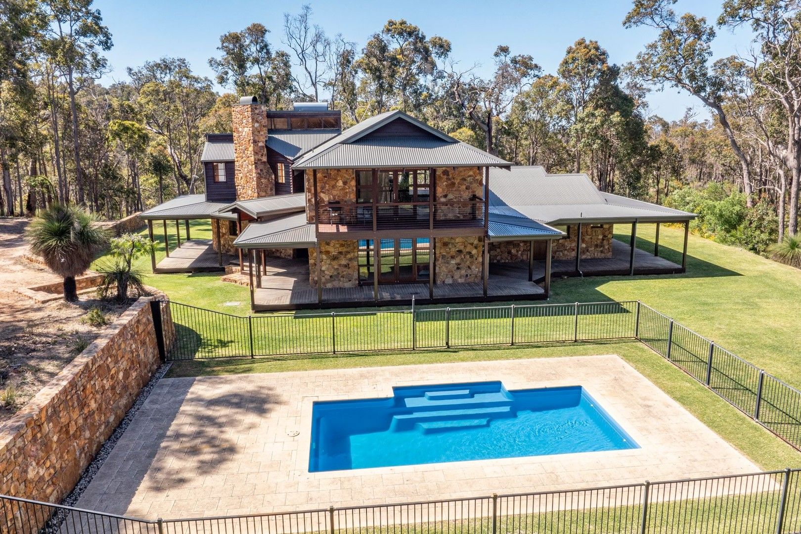 3 bedrooms House in 52 Sea Hill Crescent QUINDALUP WA, 6281