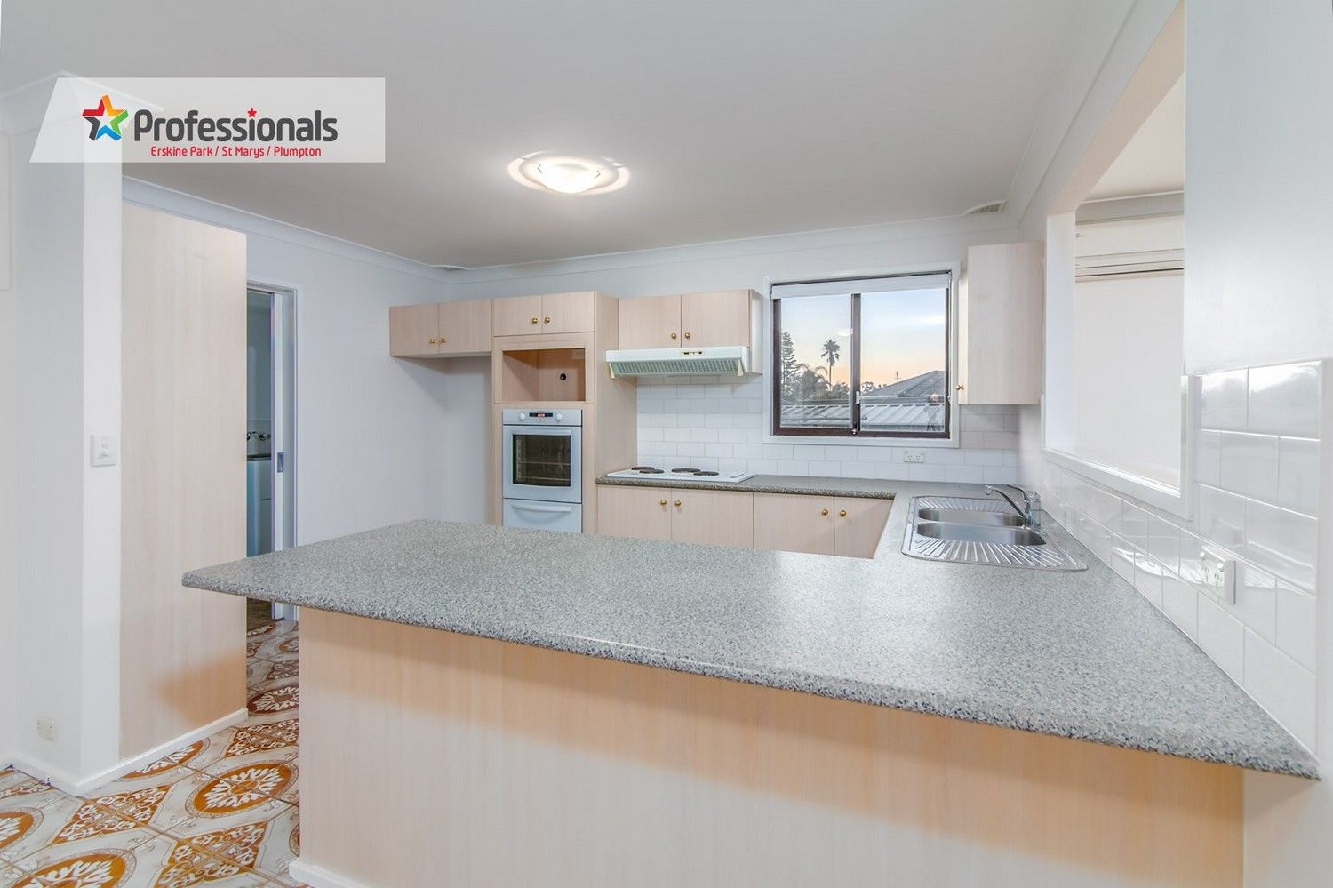 3 Summer Hill Place, St Clair NSW 2759, Image 2