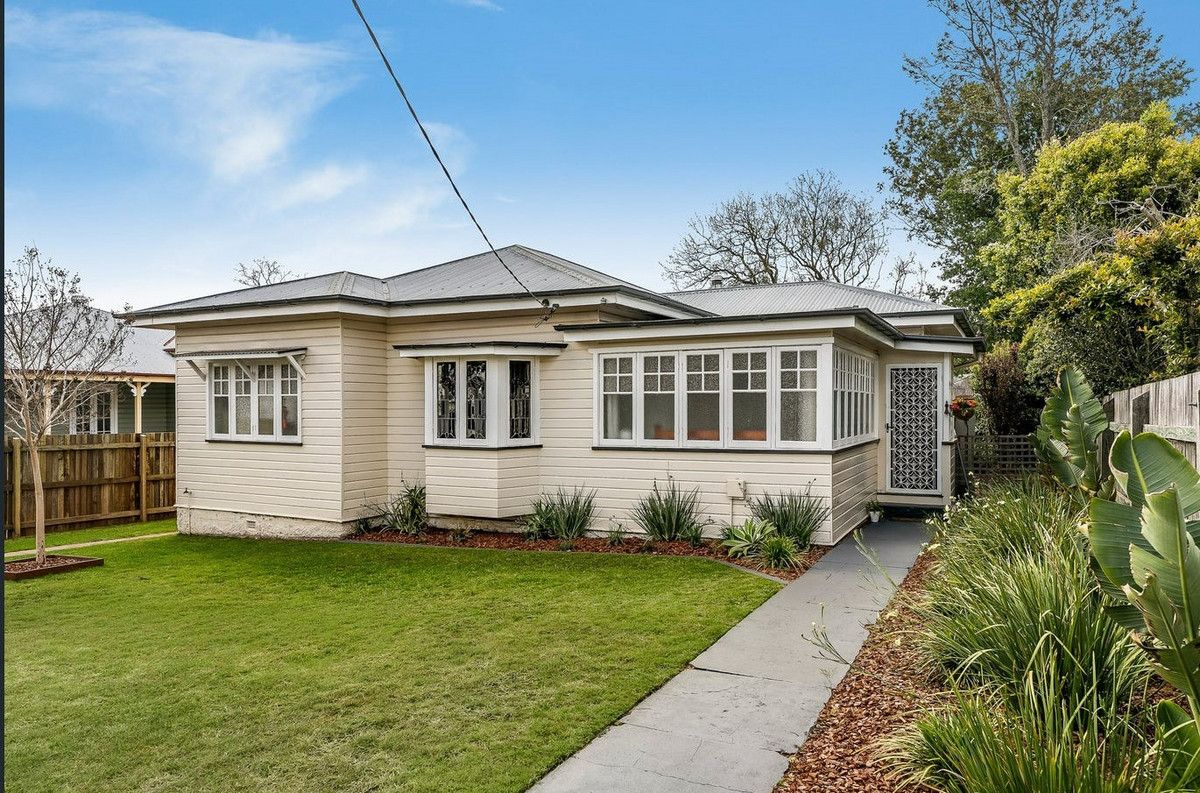 3 bedrooms House in 49A Bridge Street MOUNT LOFTY QLD, 4350