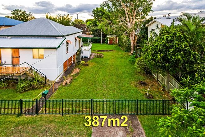Picture of 11 Park Street, HAWTHORNE QLD 4171