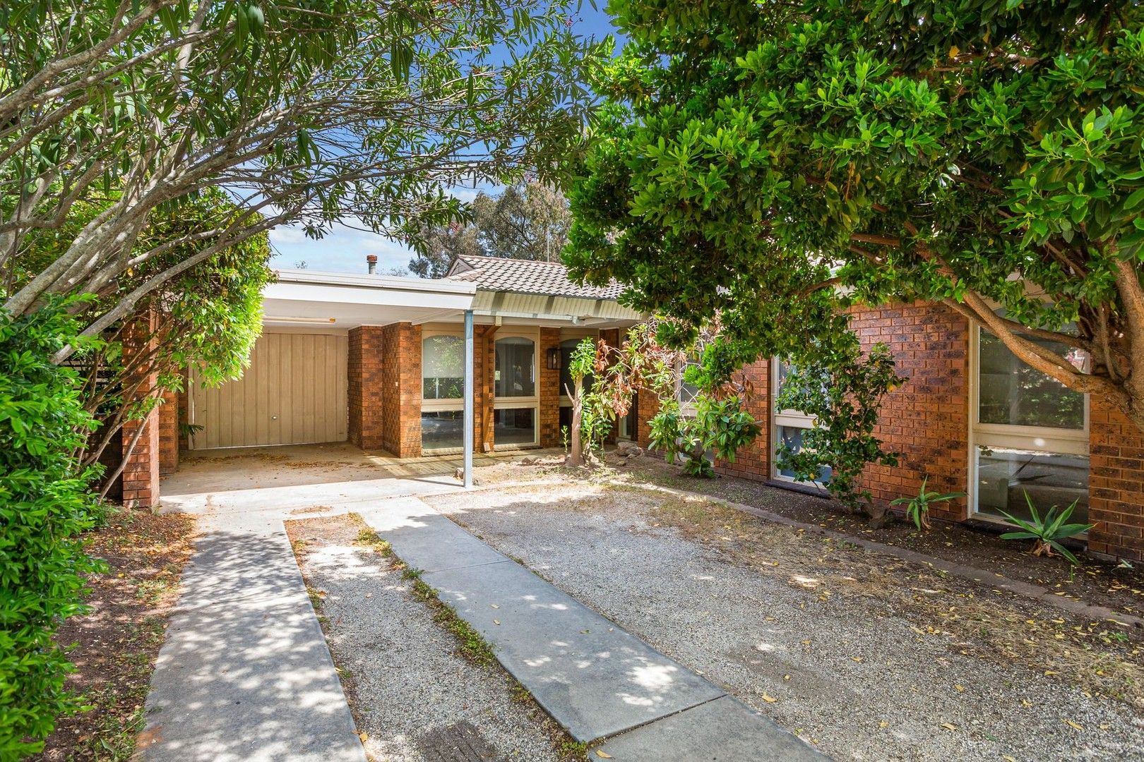 3 bedrooms House in 12 Button Street STRATHDALE VIC, 3550