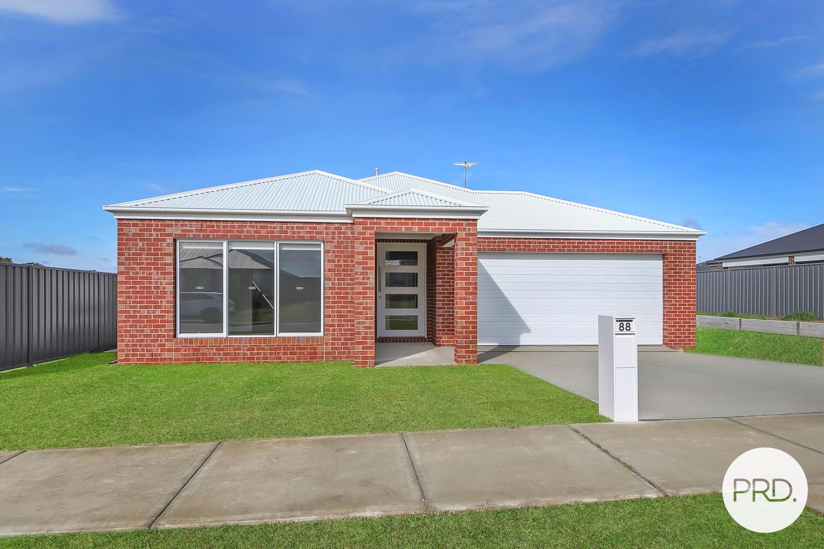 4 bedrooms House in 88 Hillford Circuit THURGOONA NSW, 2640