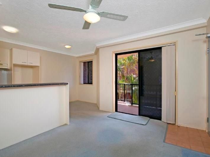 8/56 Bauer Street, Southport QLD 4215, Image 2