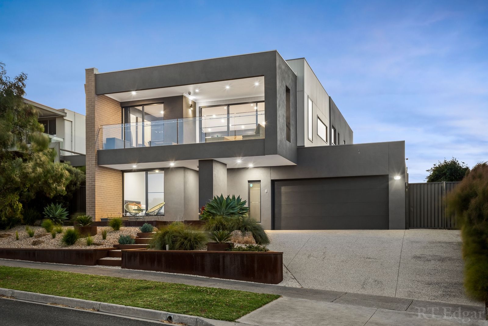 4 bedrooms House in 8 Shoreline Drive CURLEWIS VIC, 3222