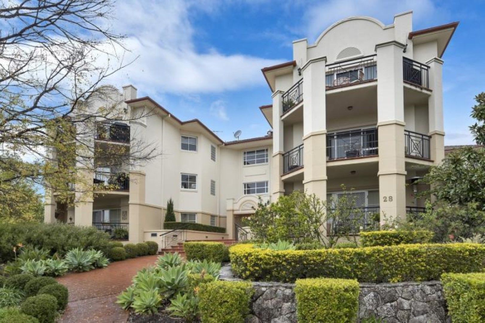 2 bedrooms Apartment / Unit / Flat in 13/28 Mortimer Lewis Drive HUNTLEYS COVE NSW, 2111