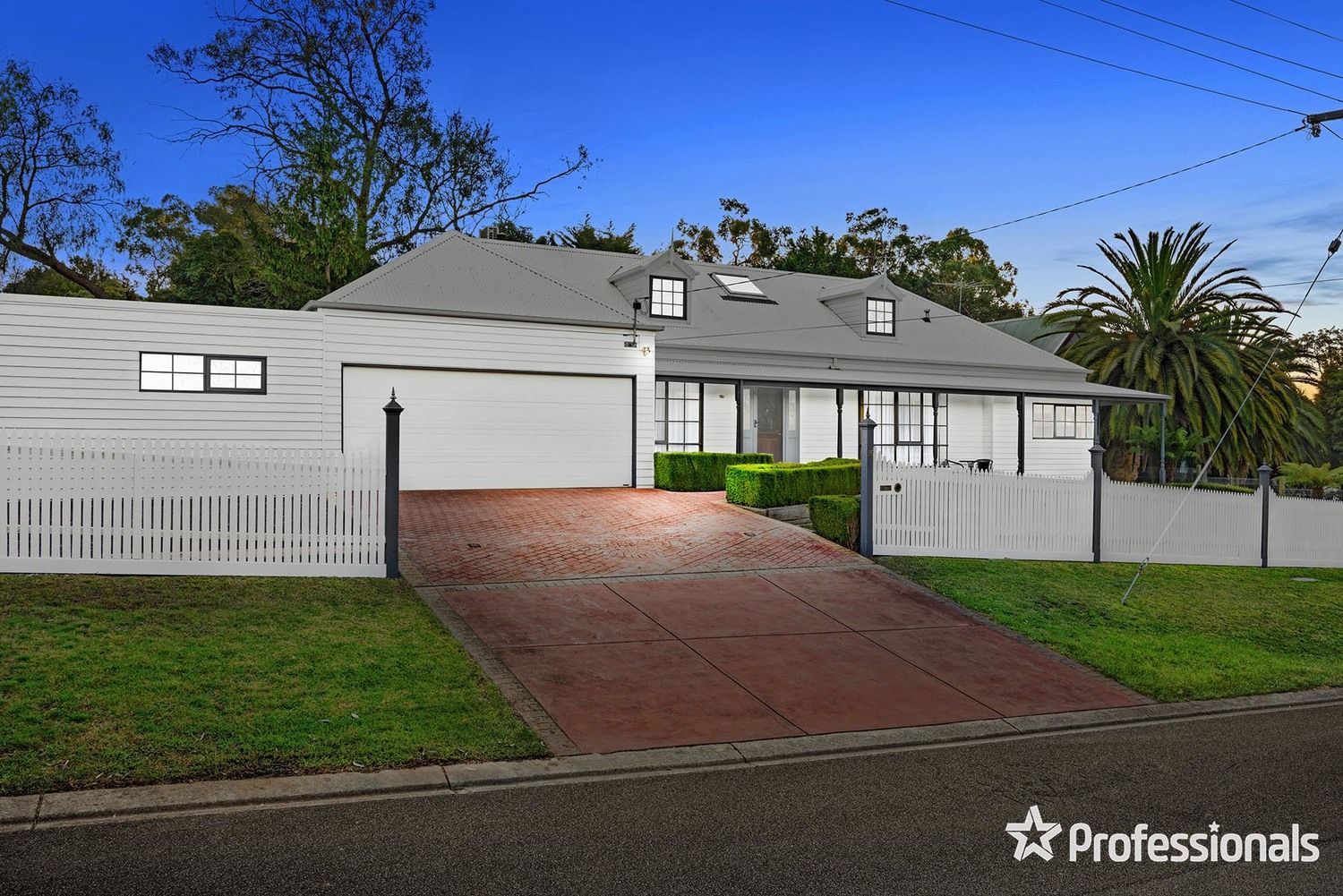 15 Rangeview Road, Mount Evelyn VIC 3796
