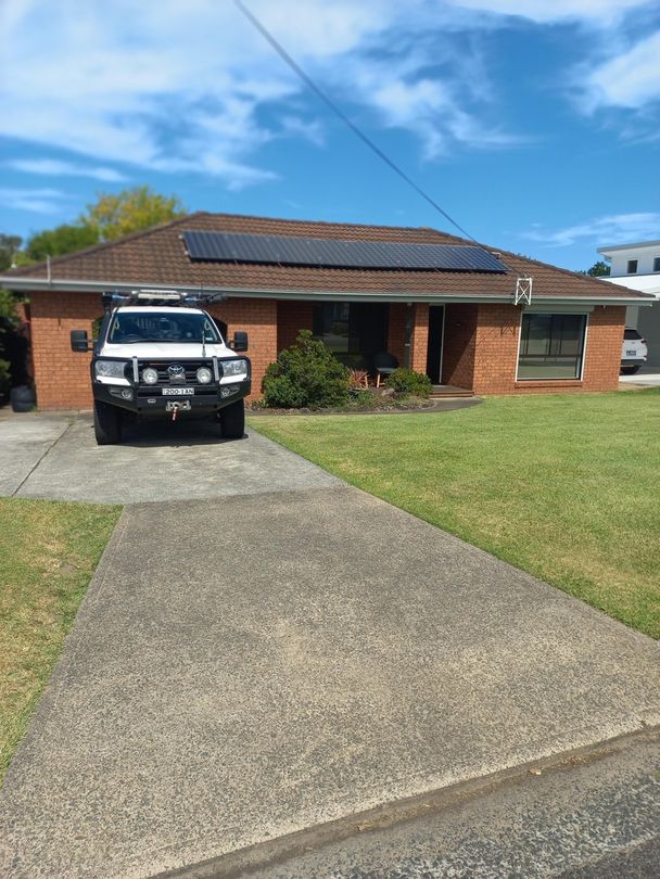 3 bedrooms House in 16 Shackleton Street SHOALHAVEN HEADS NSW, 2535