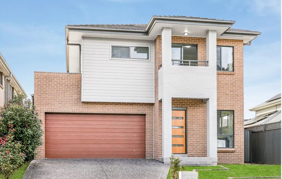 4 bedrooms House in 44 Minjary Crescent NORTH KELLYVILLE NSW, 2155