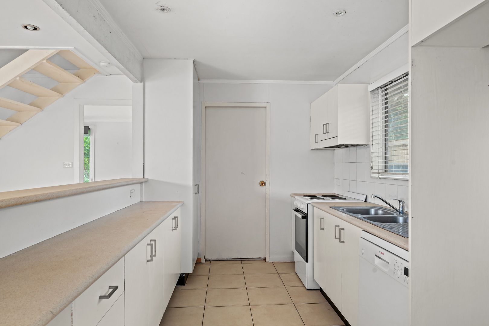 10 Sunnyside Avenue Point Clare NSW 2250 House For Rent Domain