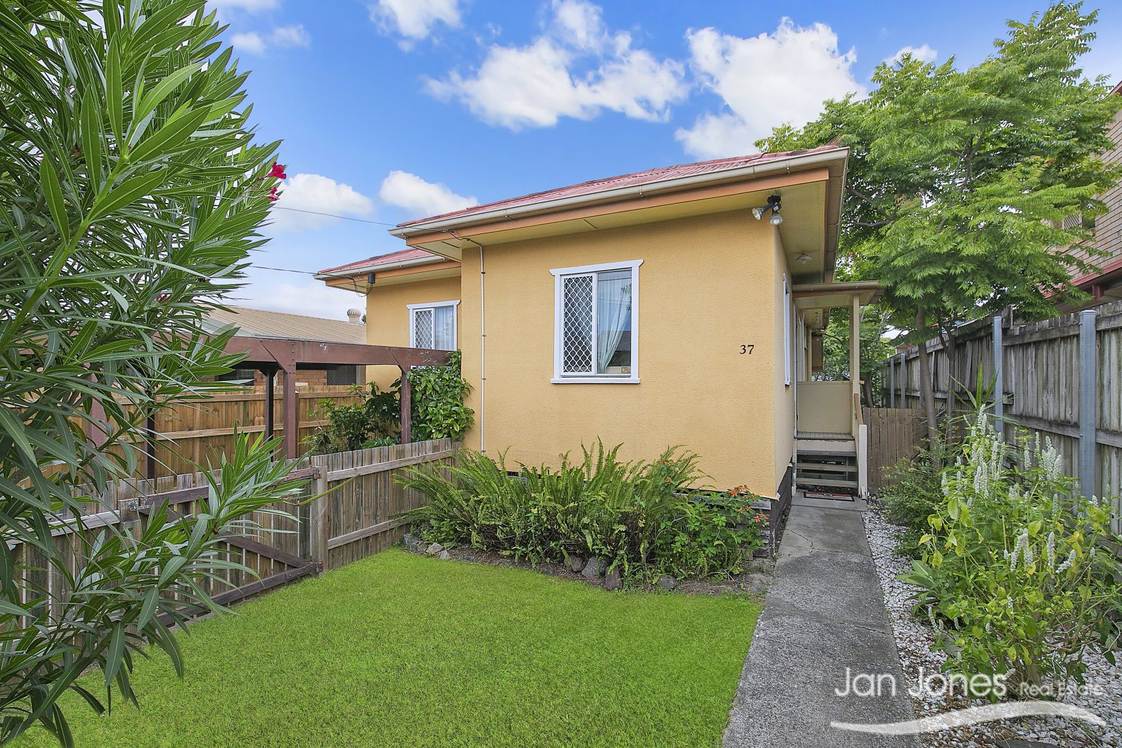 37 Tilley Street, Redcliffe Property History & Address Research Domain