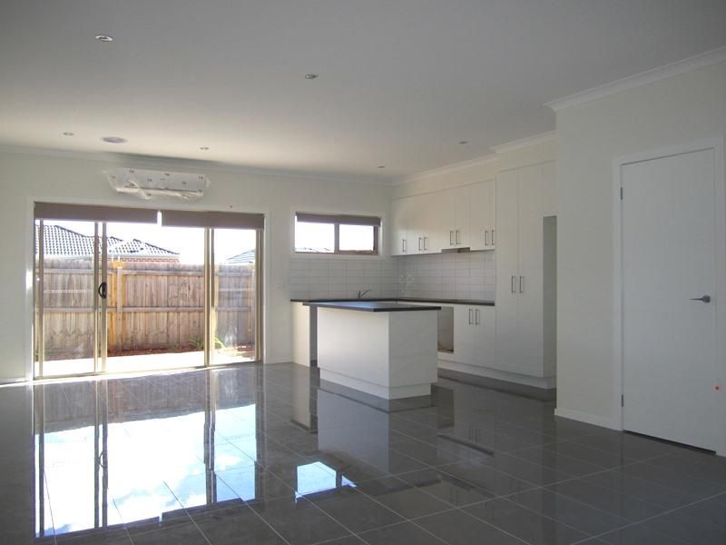 2 bedrooms House in 3/9 Ebony Parade HEIDELBERG WEST VIC, 3081