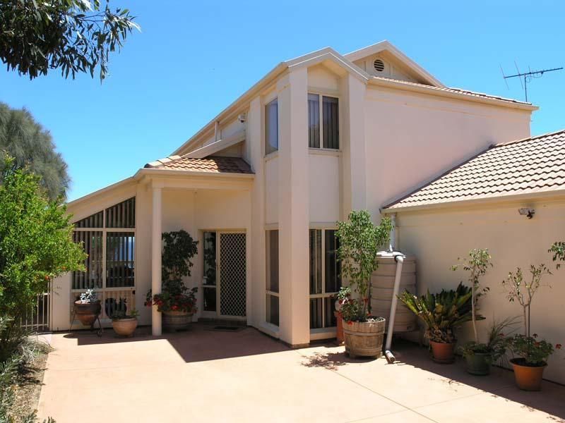 4 Albatross Walk, Hallett Cove SA 5158