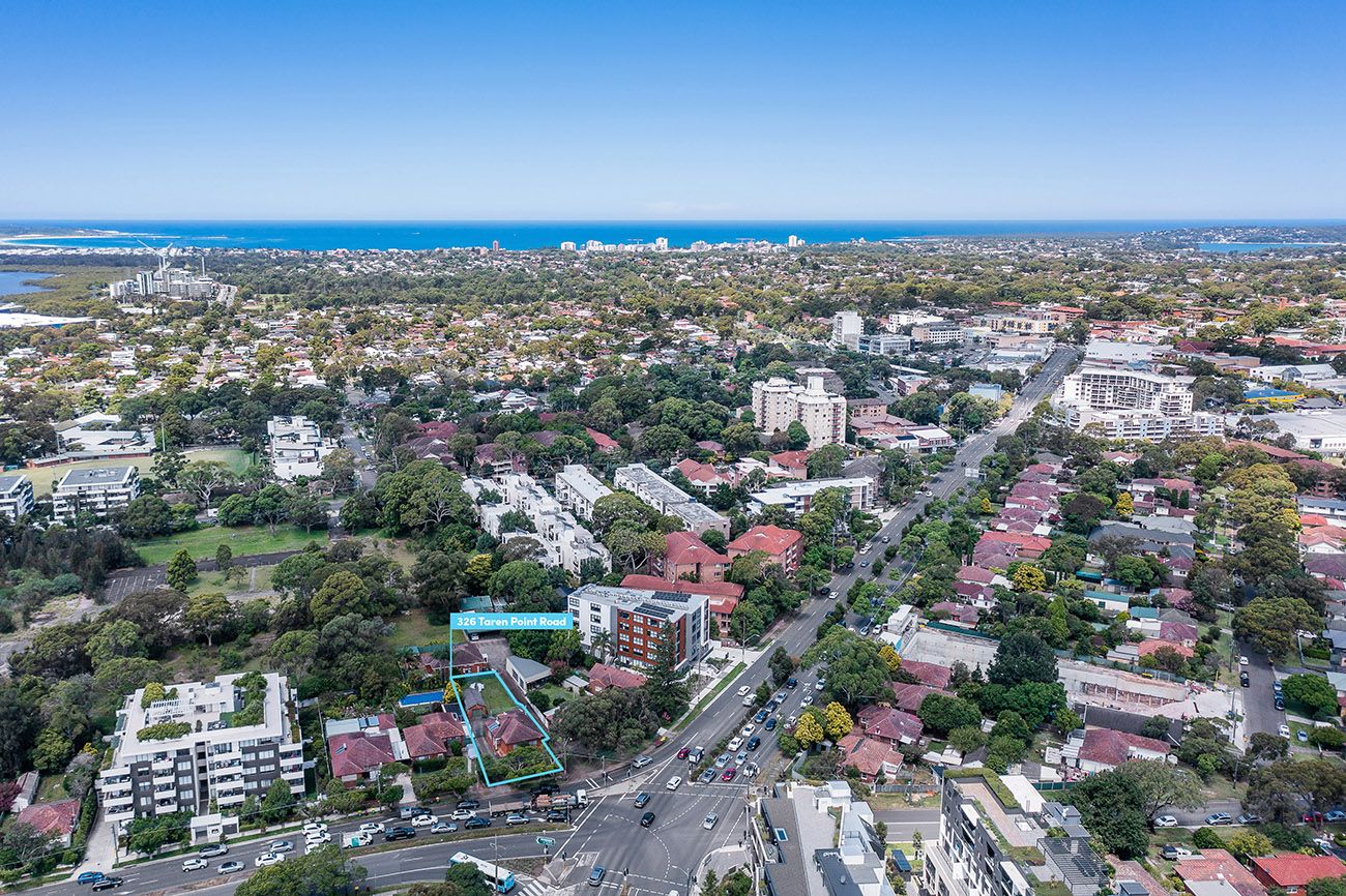 3 bedrooms House in 326 Taren Point Road CARINGBAH NSW, 2229