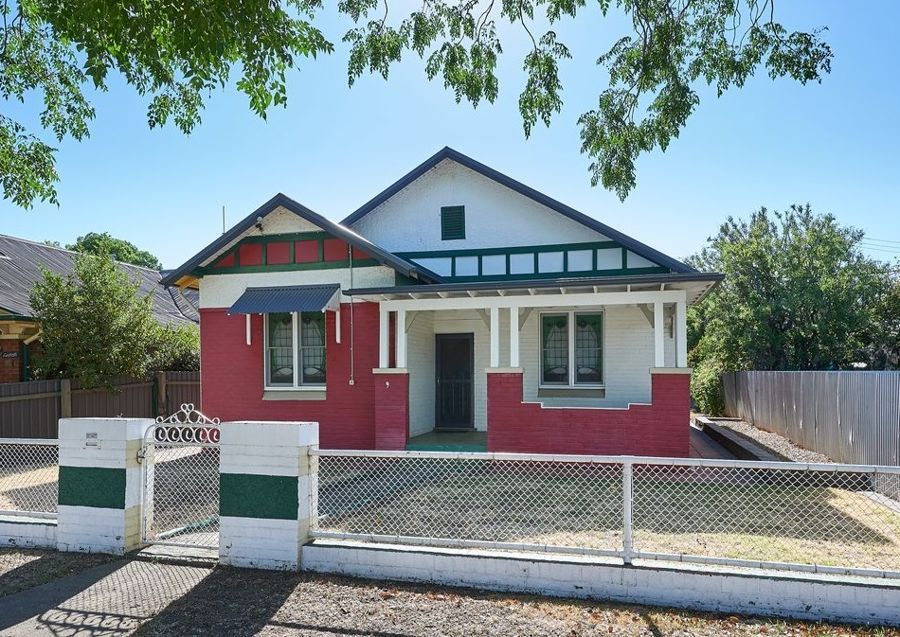 9 Best Street Wagga Wagga Nsw 2650 House For Rent 429 471 Domain