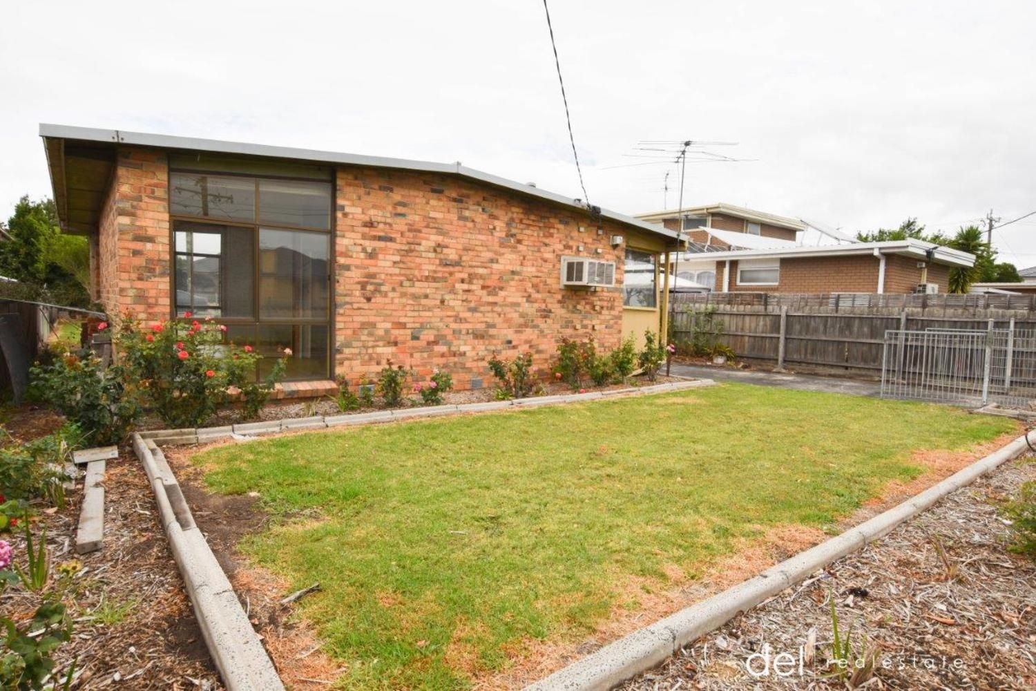 3 bedrooms House in 98 Police Road SPRINGVALE VIC, 3171
