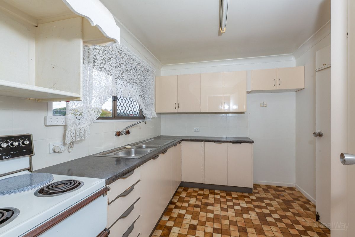 2/1 Crane Court, Wilsonton QLD 4350, Image 2