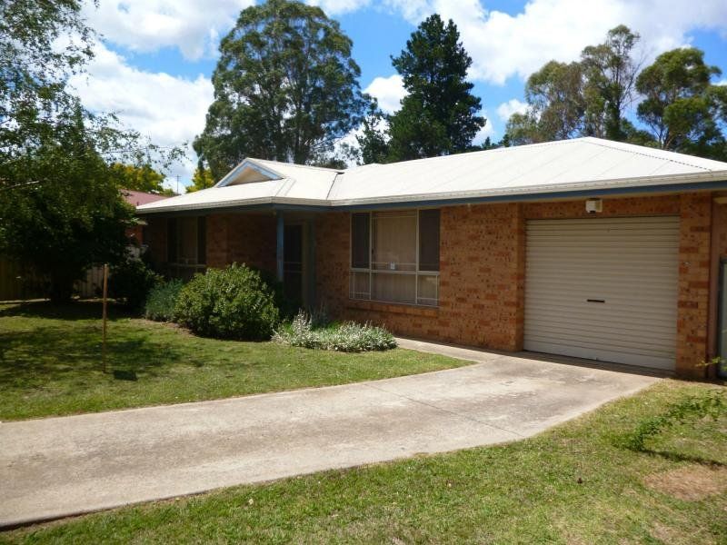 4 Rosedale Place, Orange NSW 2800, Image 0