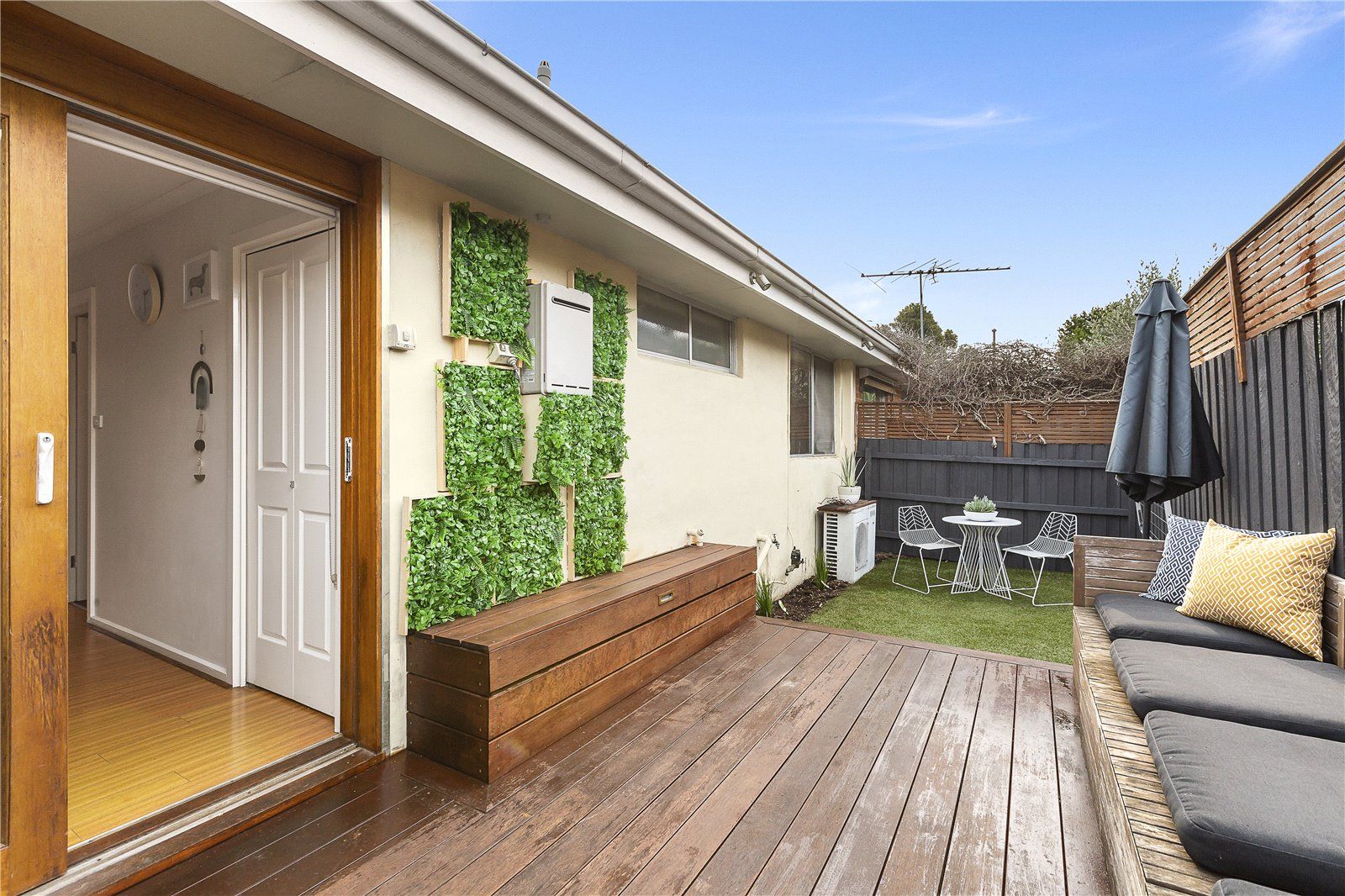 3 8 Crown Avenue Mordialloc Vic 3195 Apartment For Rent 490 Domain