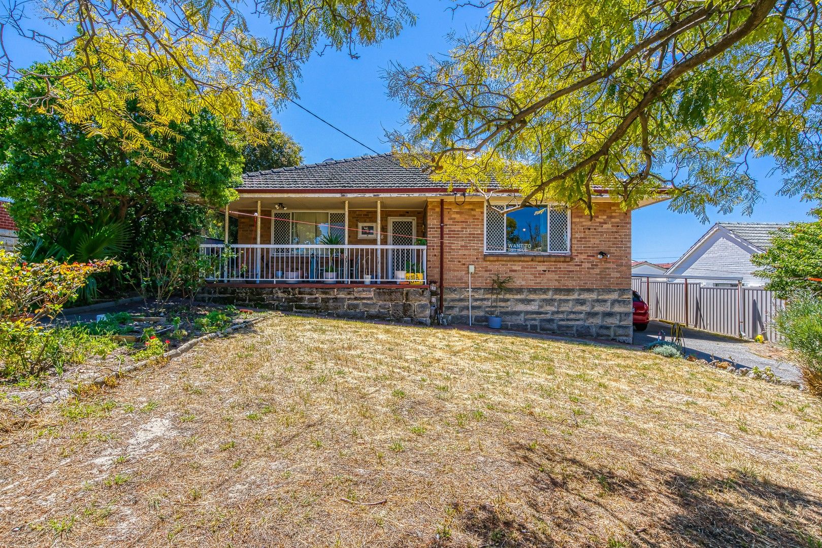 3 bedrooms House in 8 Washer Street EAST VICTORIA PARK WA, 6101
