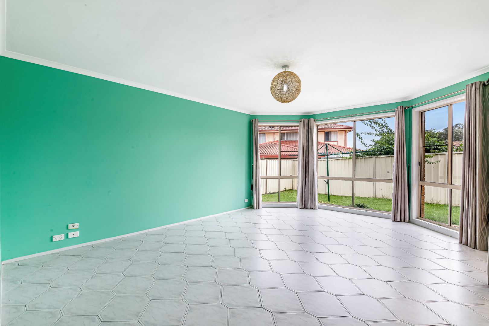 27 Lismore Street, Hoxton Park NSW 2171, Image 2