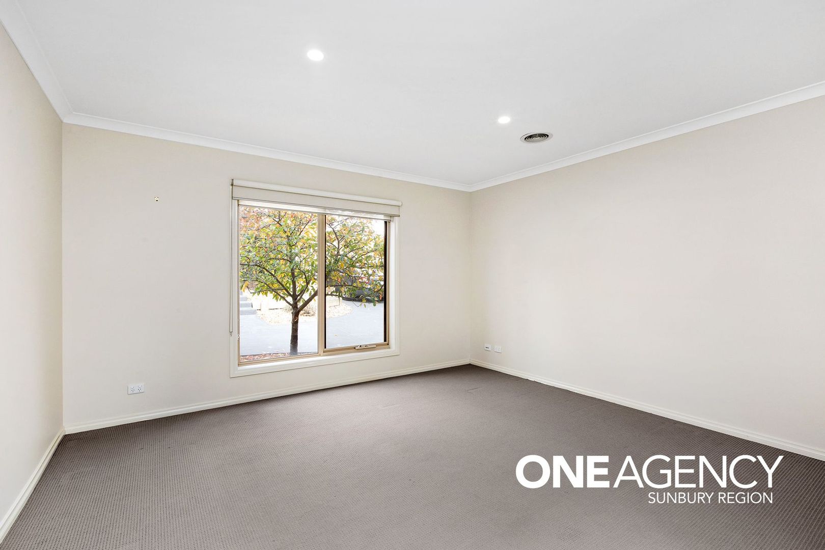 2/2527 Golf Links Drive, Sunbury VIC 3429 Townhouse For Rent Domain