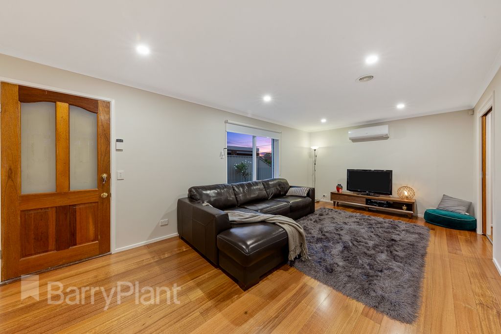 14 Trelawny Place, Kings Park VIC 3021, Image 2