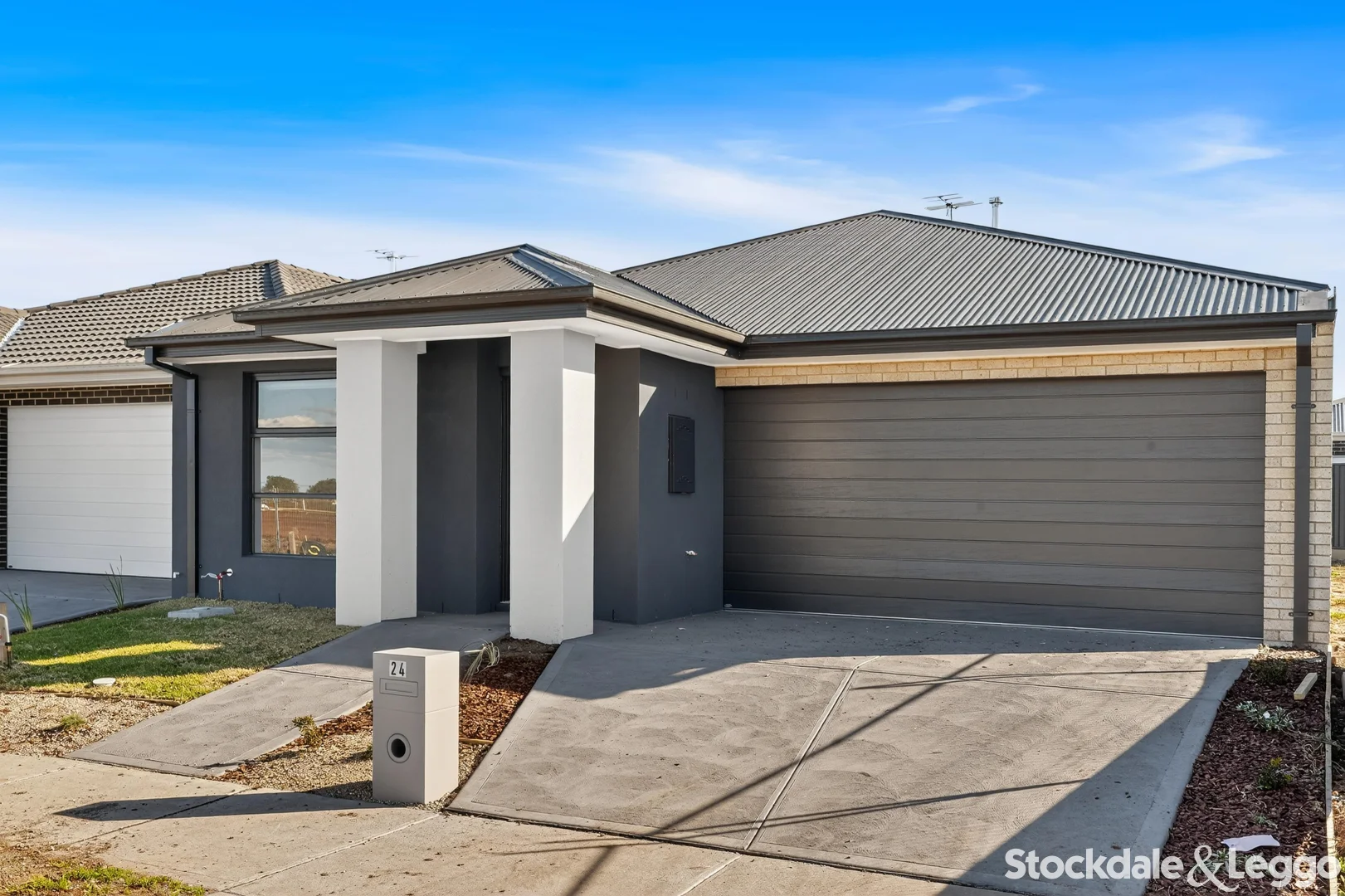 Additional image 2 of 24 Strong View, Fraser Rise VIC 3336