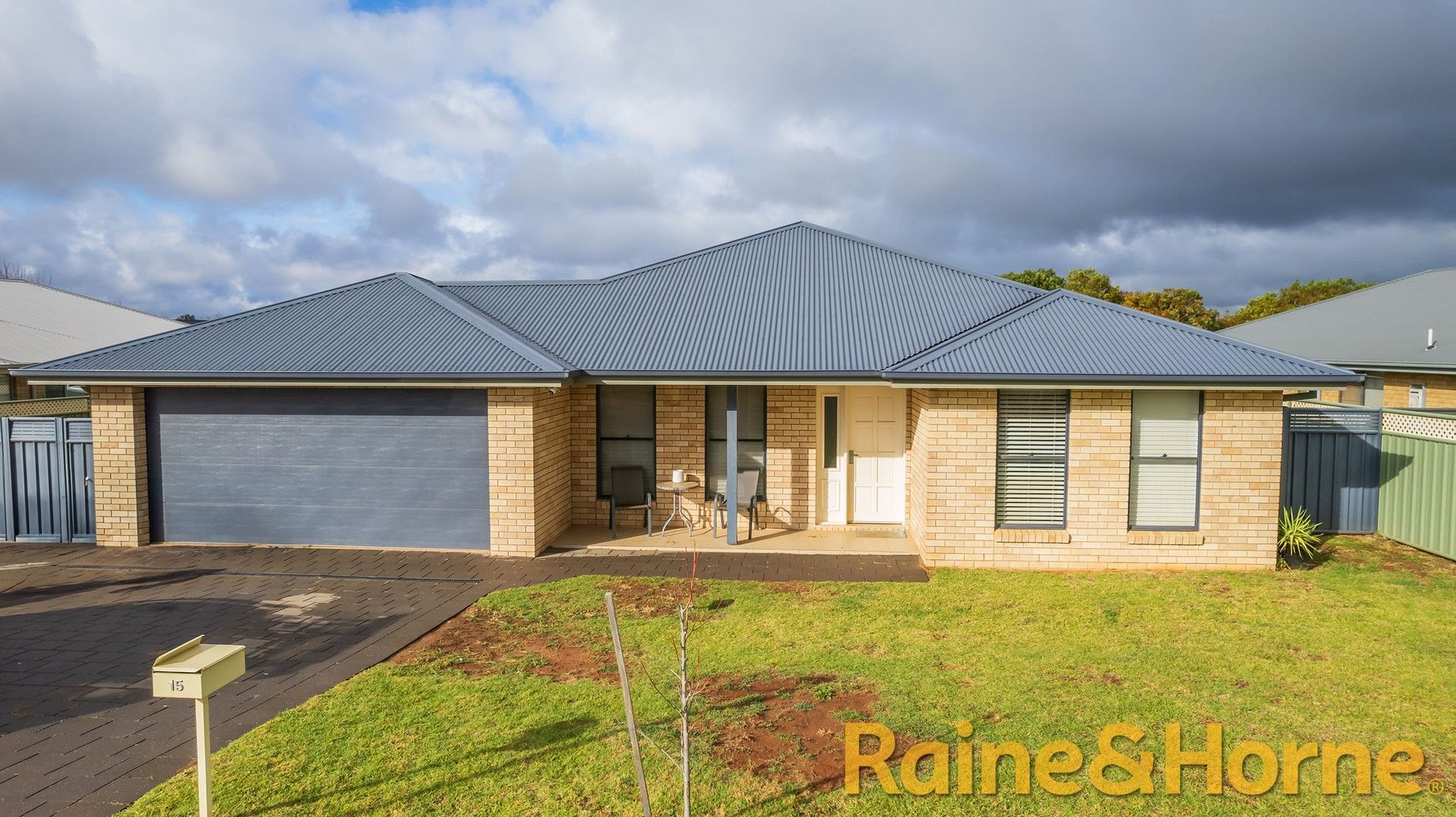 4 bedrooms House in 15 Crossroads Drive DUBBO NSW, 2830
