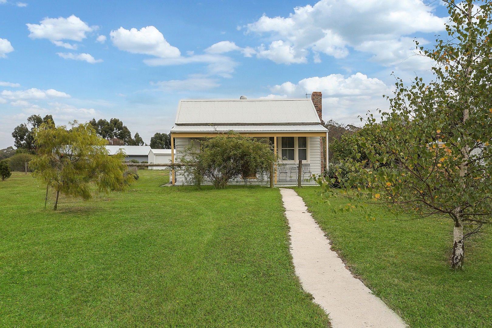 2 Roberts Road, Cobden VIC 3266, Image 0