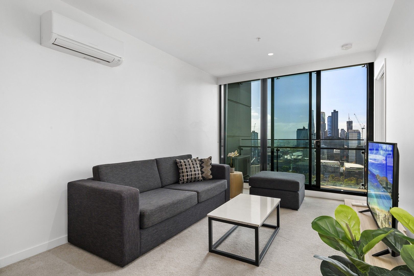 2 bedrooms Apartment / Unit / Flat in 3802/45 Clarke Street SOUTHBANK VIC, 3006