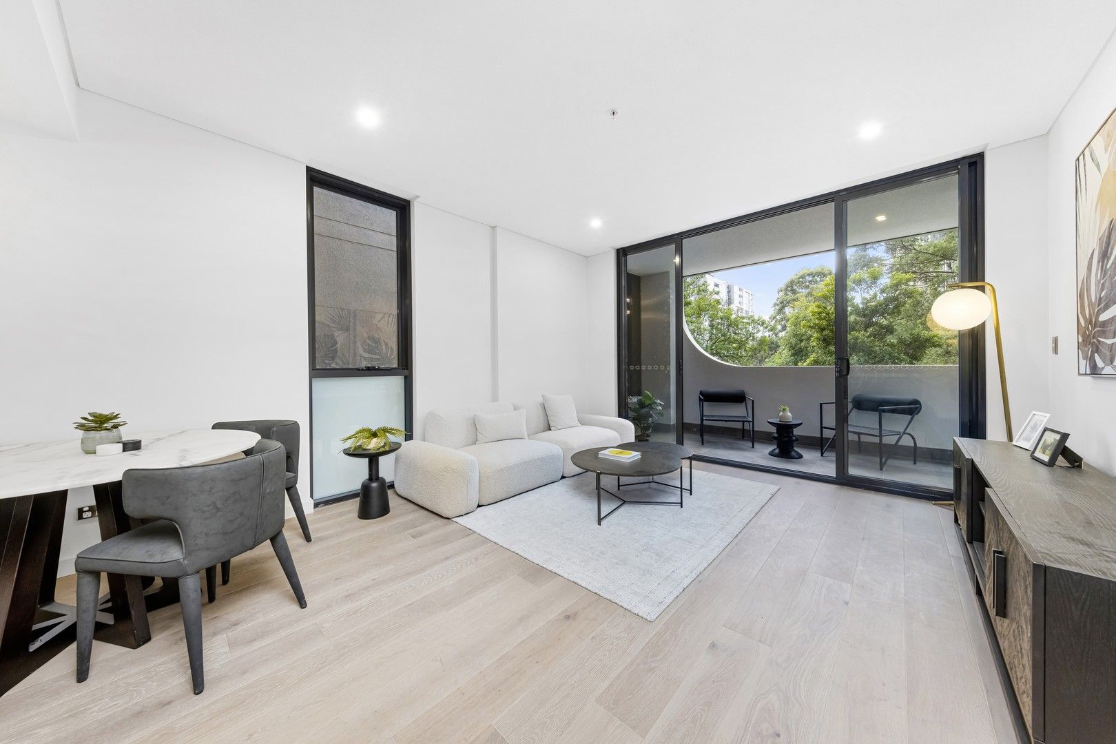 2 bedrooms Apartment / Unit / Flat in 2&3 Bed/9 PEACH TREE ROAD MACQUARIE PARK NSW, 2113