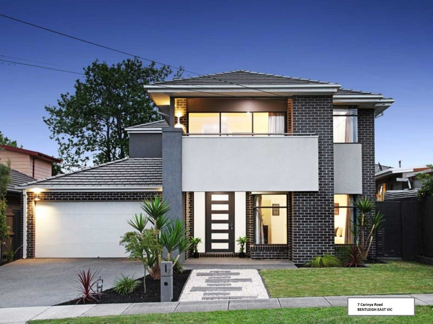 5 bedrooms House in 7 CARINYA ROAD BENTLEIGH EAST VIC, 3165