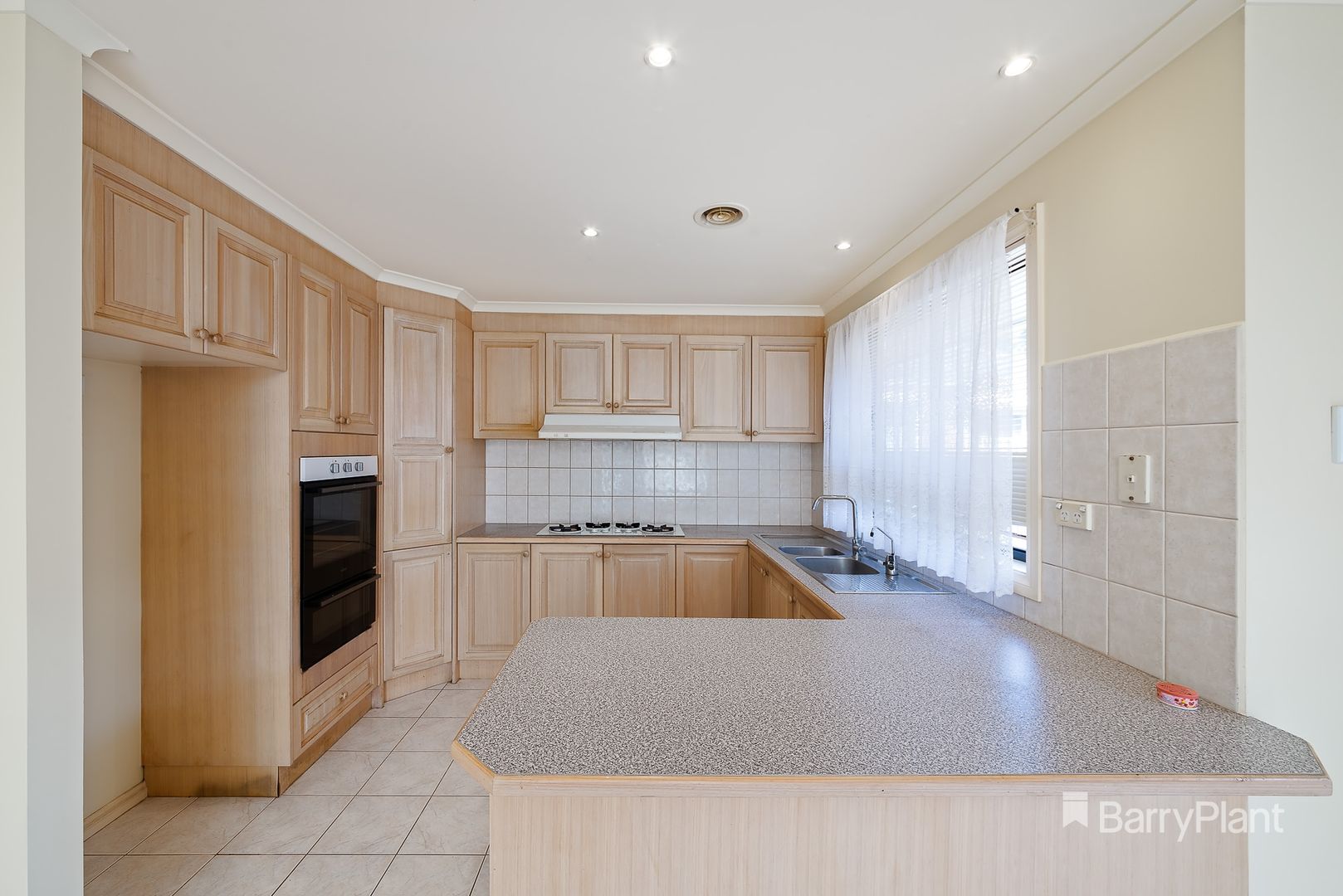 7 Pollock Drive, Mill Park VIC 3082, Image 2