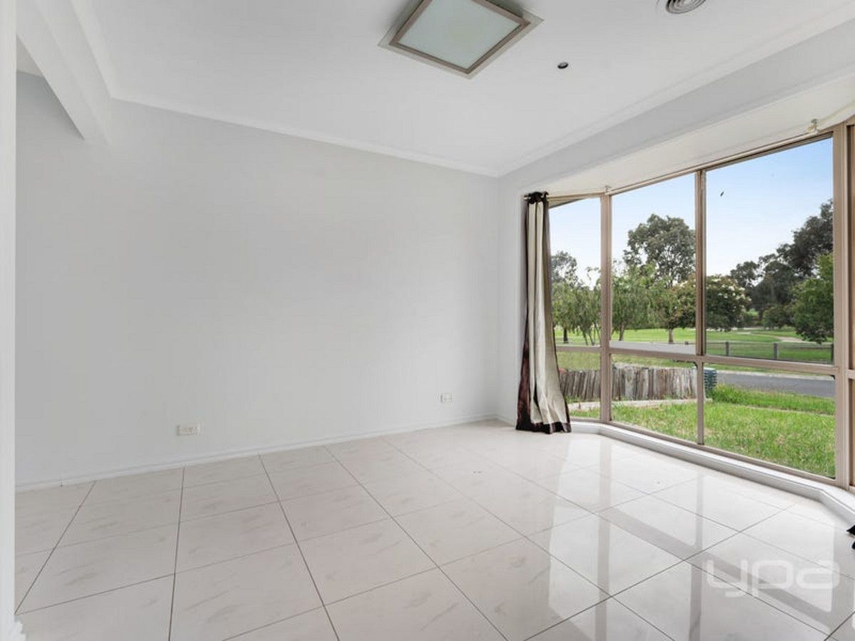 21 Melaleuca Drive, Meadow Heights VIC 3048, Image 2