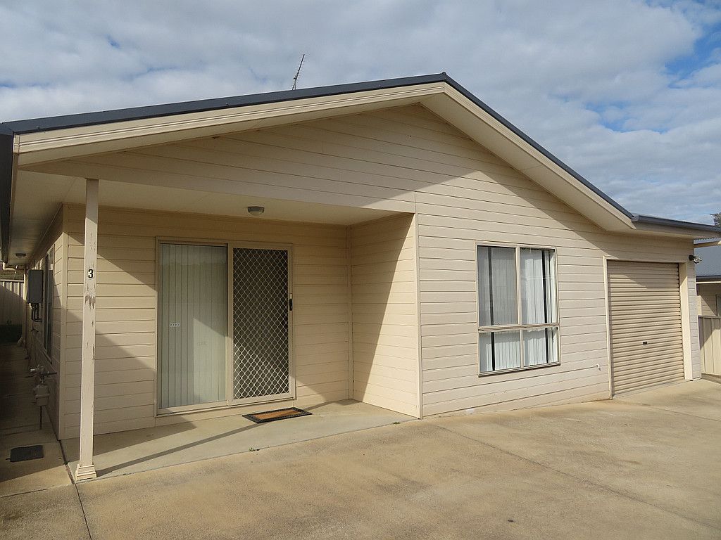4/127 Hanley Street, Gundagai NSW 2722 House For Rent 290 Domain