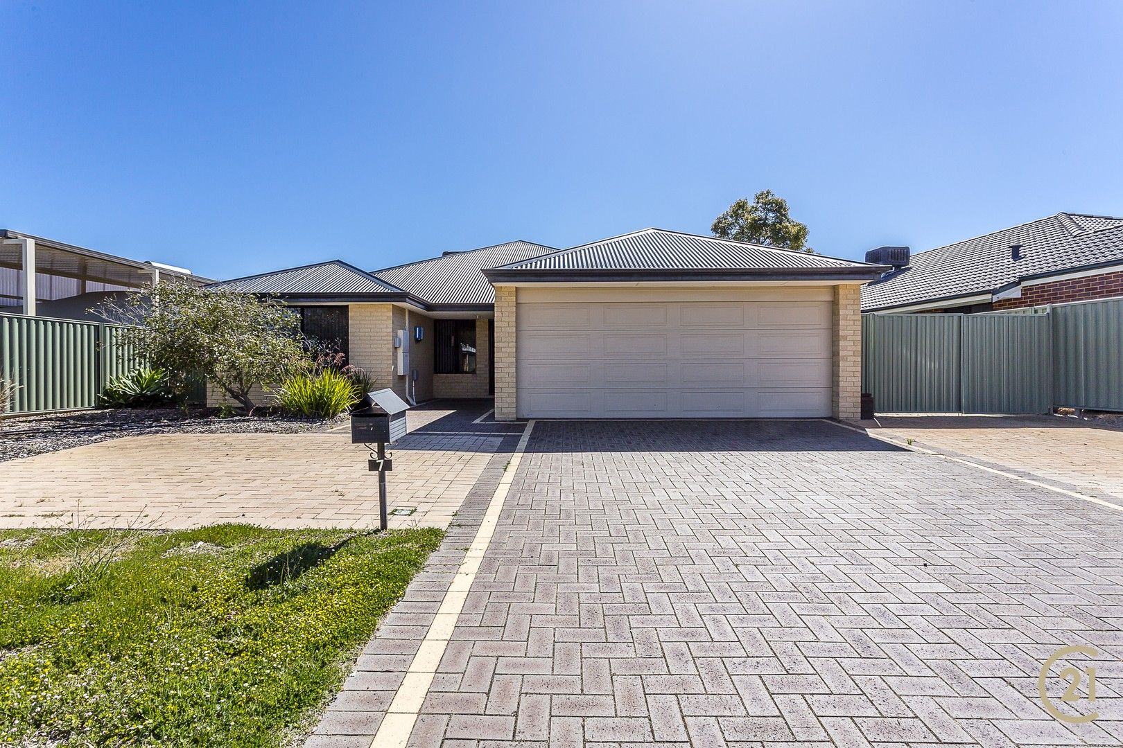 4 bedrooms House in 7 Bibbulmun Meander RAVENSWOOD WA, 6208