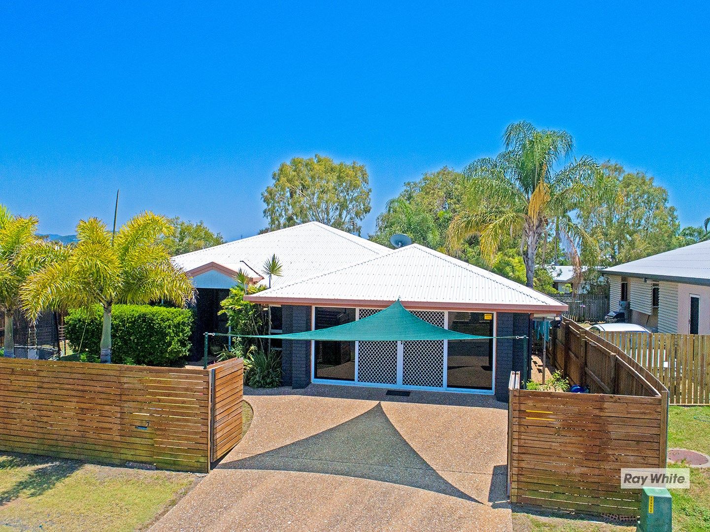 7 Booth Court, Cooee Bay QLD 4703, Image 0