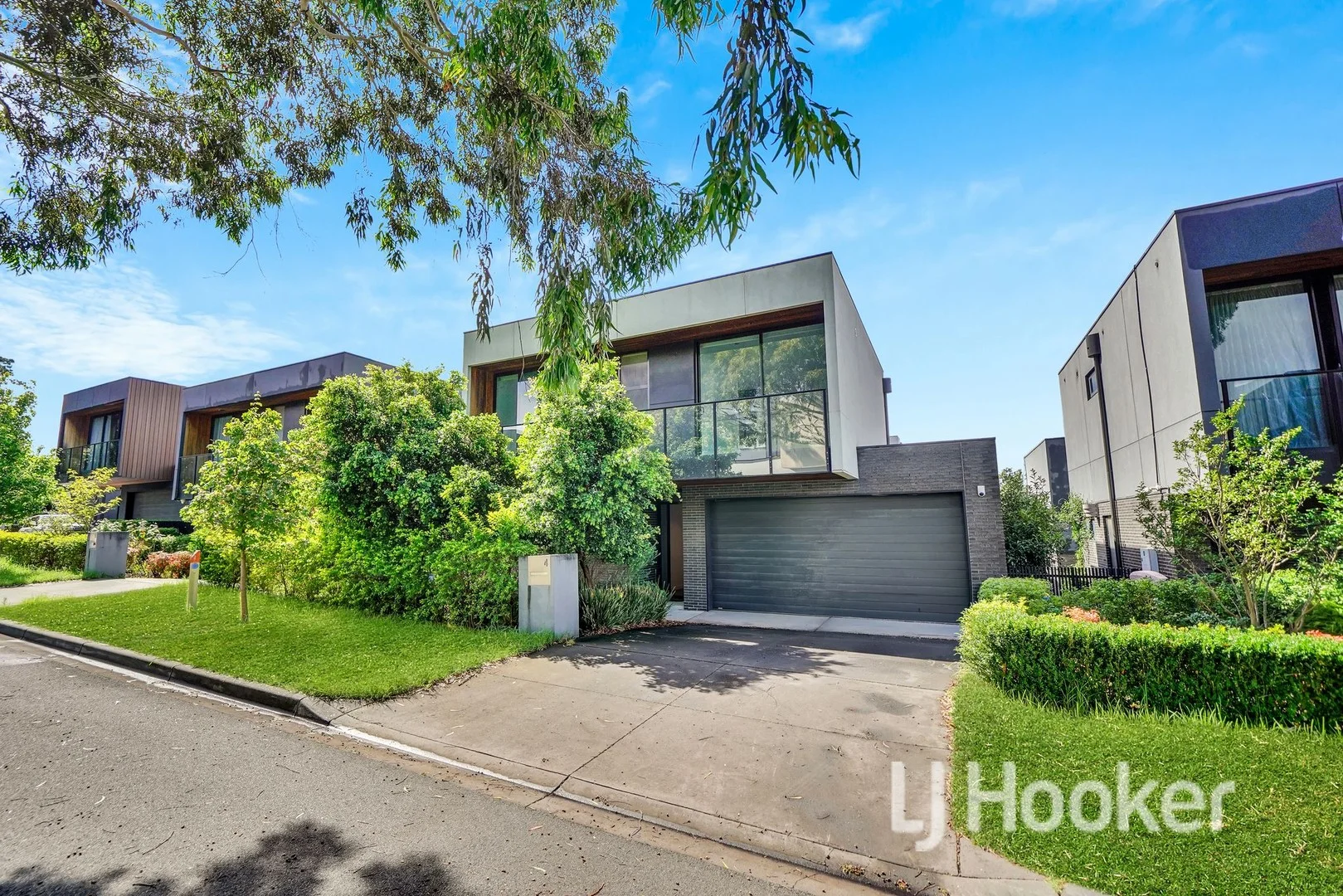 Primary image of 4 Holly Lane, Kew VIC 3101