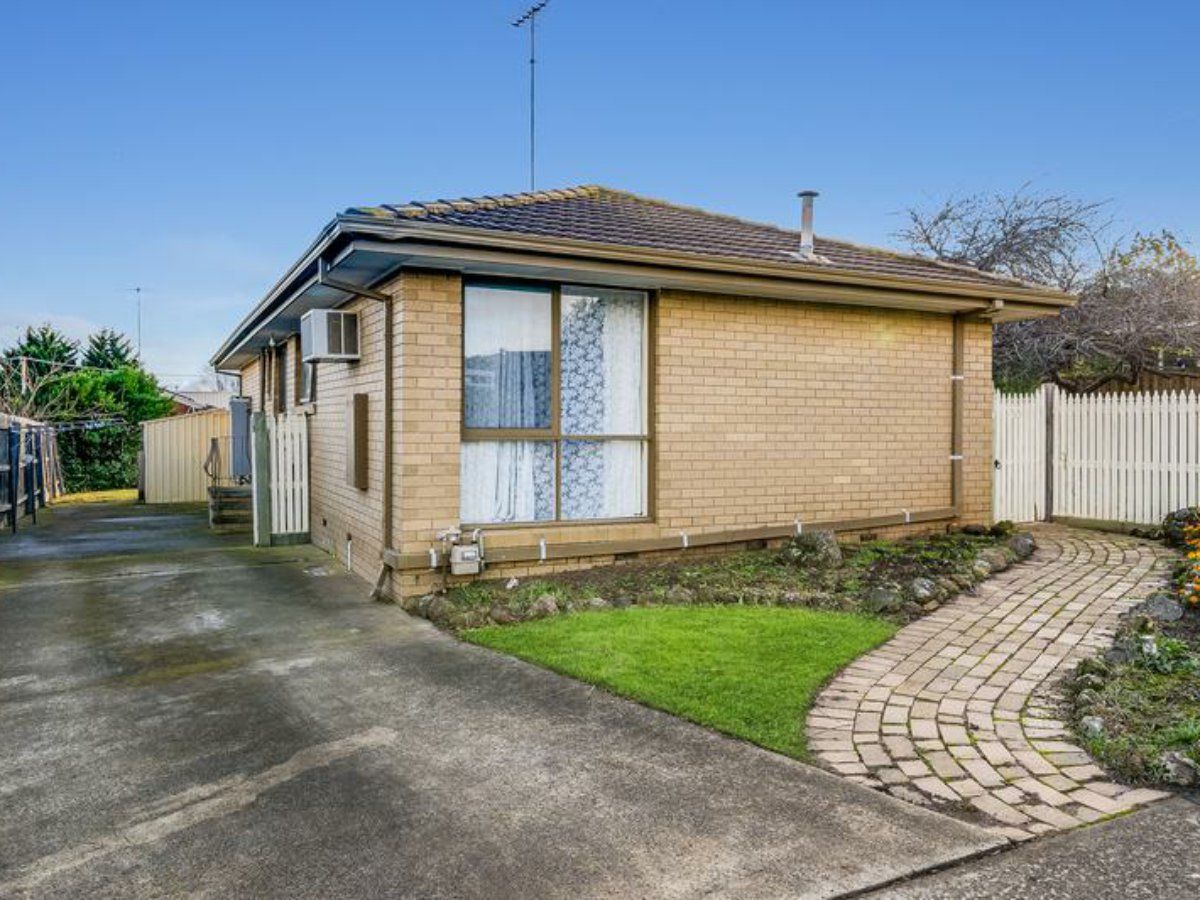 3 bedrooms House in 41 Springhurst Crescent GROVEDALE VIC, 3216