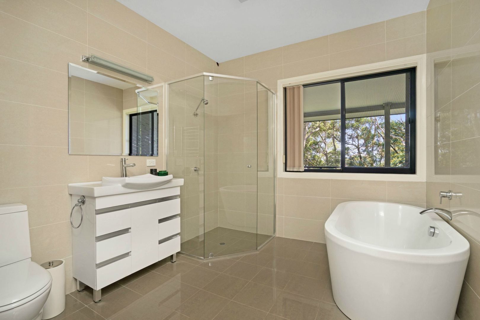 35 Macquarie Drive, Belmont NSW 2280, Image 1