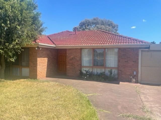 3 bedrooms House in 1465 Pascoe Vale Road MEADOW HEIGHTS VIC, 3048