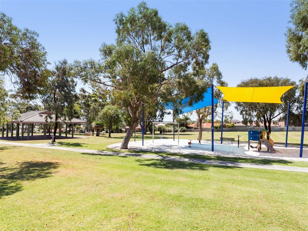 6 Huxley Place, Spearwood WA 6163, Image 2