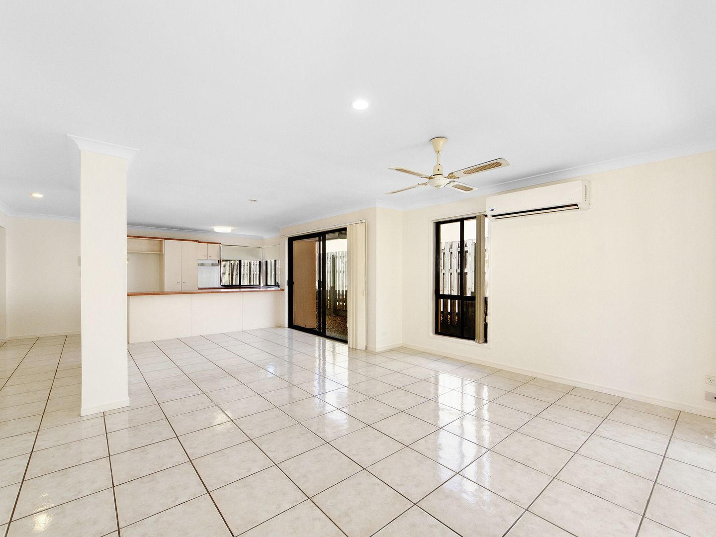 24/1 Studio drive, Pacific Pines QLD 4211, Image 1