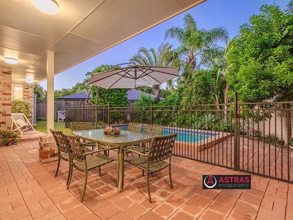 4 Leeway Place, Clear Island Waters QLD 4226, Image 1