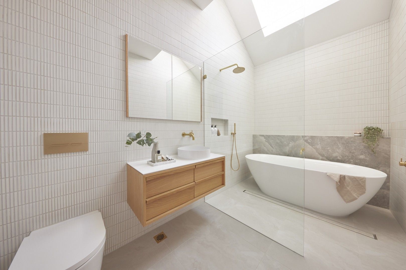 2 Bronte Court, Hampton VIC 3188 Domain