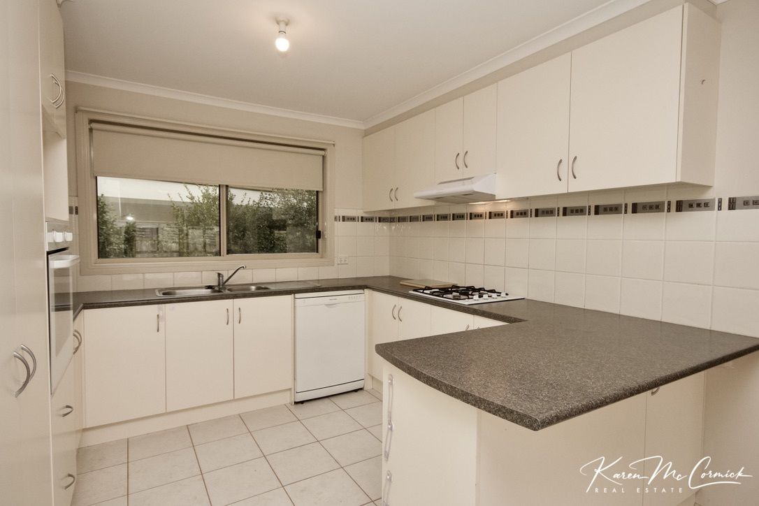 23 Hamilton Drive, Warragul VIC 3820, Image 2