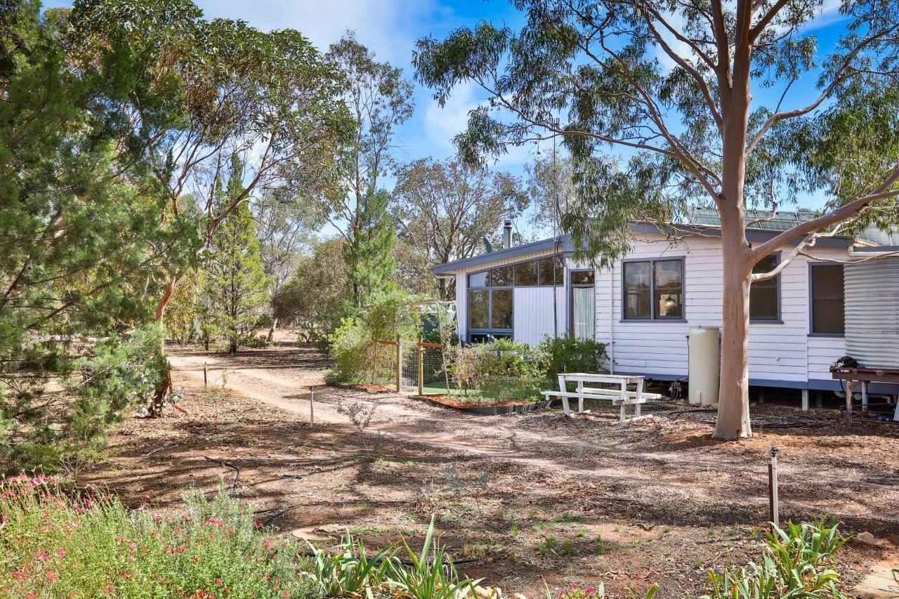 33B Morris Road, Koorlong VIC 3501, Image 0